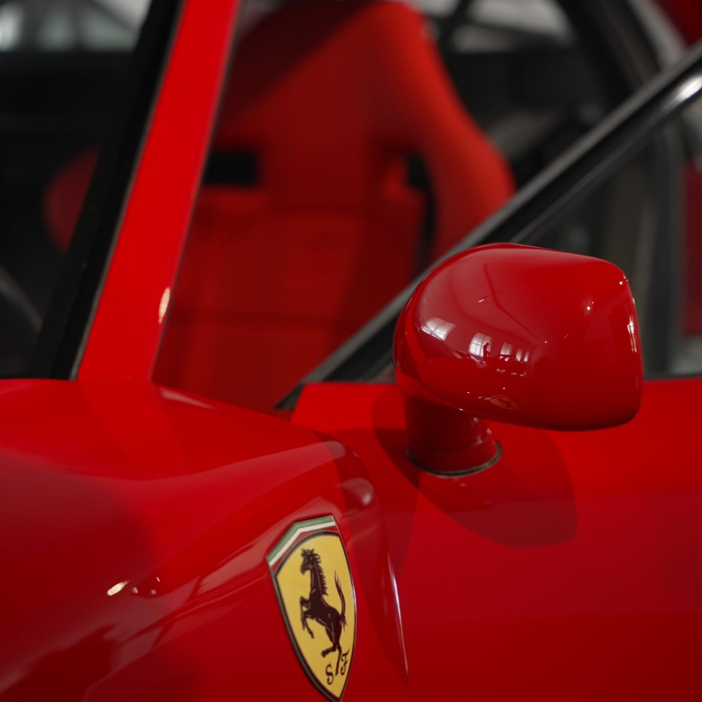 Pormenor do banco do condutor de um Ferrari F40
